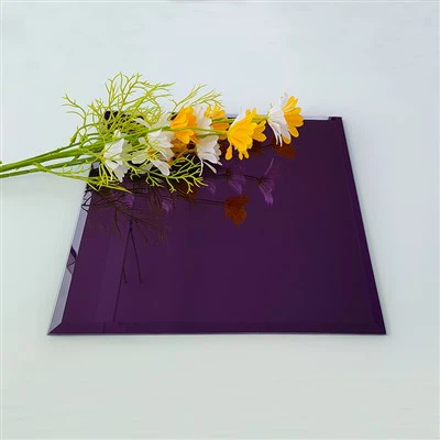 Espelho de vidro roxo